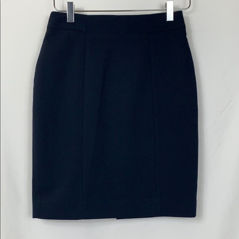 H & M navy blue pencil skirt size 6.